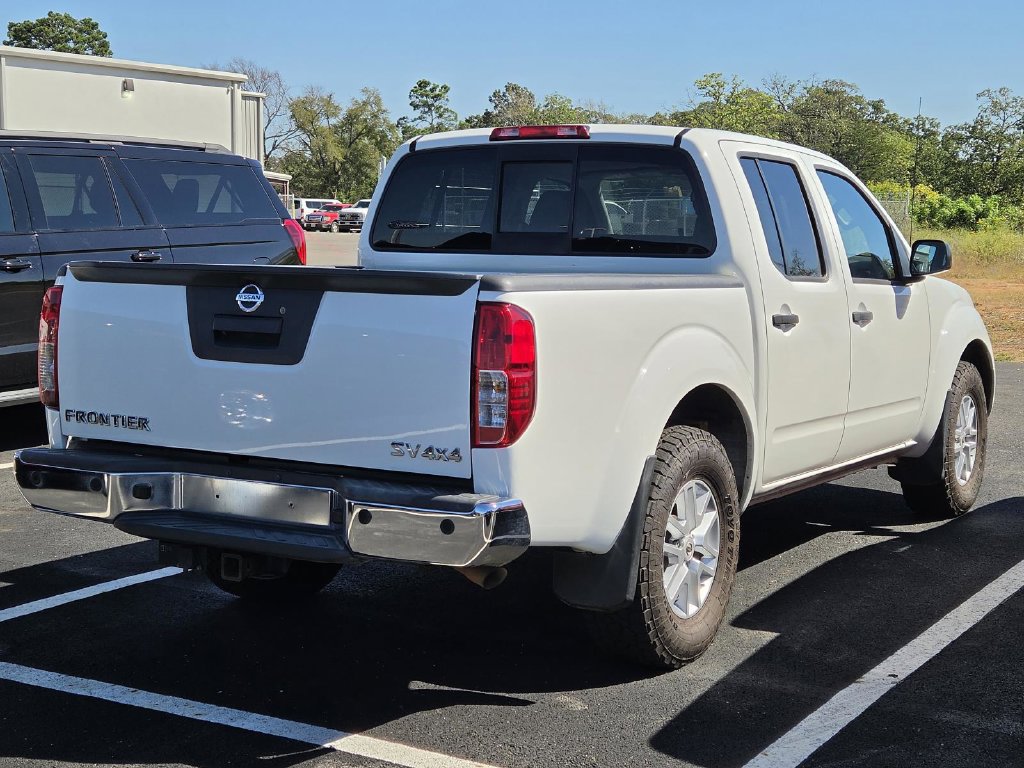 Used 2017 Nissan Frontier SV w/ SV Value Truck Package AWD/4WD image 6