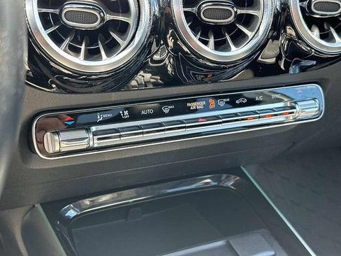 Certified 2022 Mercedes-Benz GLA 250 4MATIC image 30