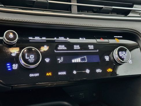 Used 2023 INFINITI QX60 Luxe w/ Performance Audio Package FWD image 24