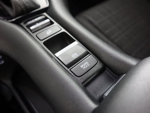 Certified 2026 Honda HR-V LX image 43