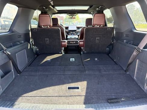 Used 2024 Ford Expedition Limited RWD image 8