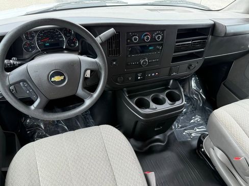 Used 2022 Chevrolet Express 3500 LS RWD image 21