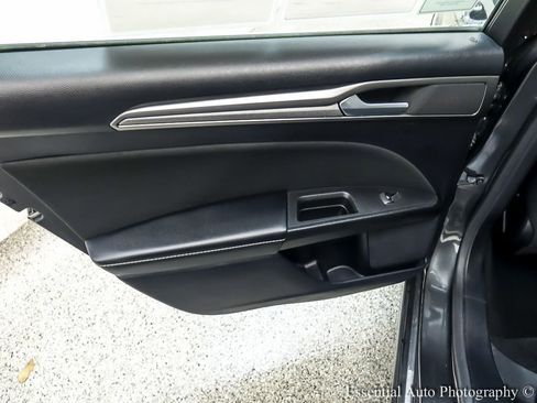 Certified 2019 Ford Fusion SE image 22