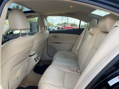 Used 2011 Lexus ES 350 w/ Preferred Accessory Package FWD image 31