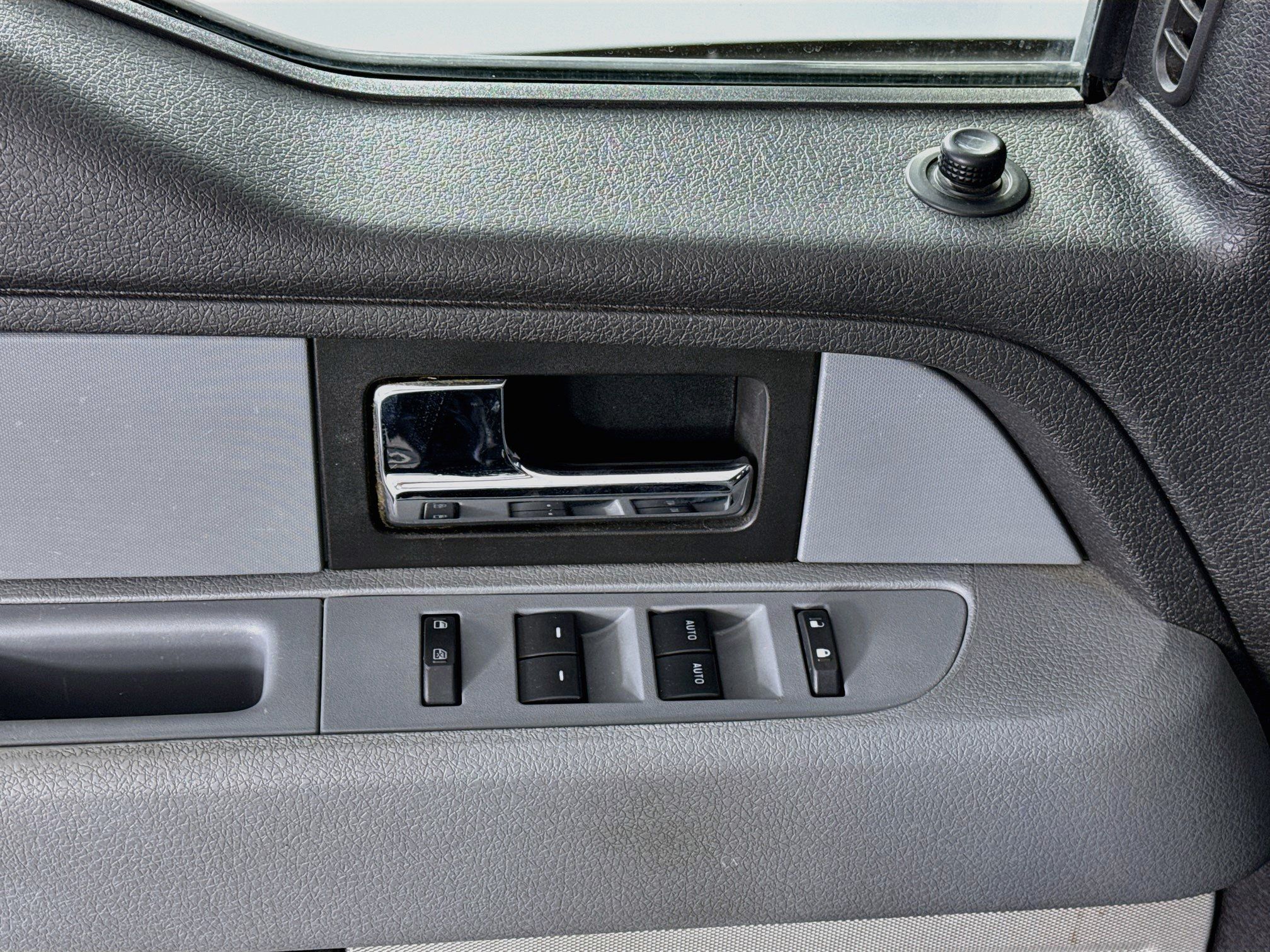 Used 2014 Ford F150 XLT w/ Equipment Group 302A Luxury AWD/4WD image 17