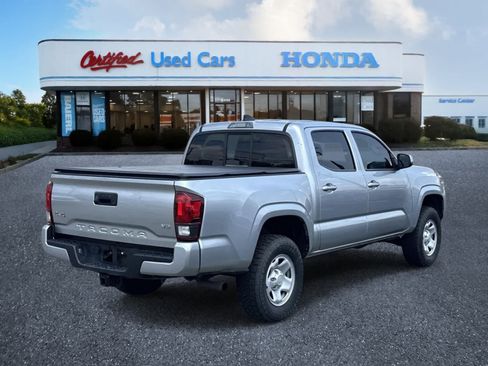 Used 2022 Toyota Tacoma SR AWD/4WD image 5