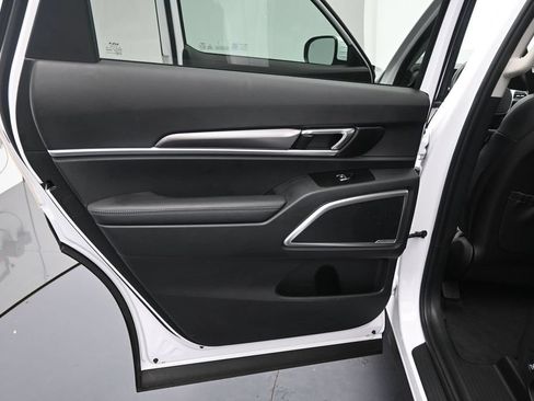 Certified 2024 Kia Telluride S w/ S Sunroof Package AWD/4WD image 17