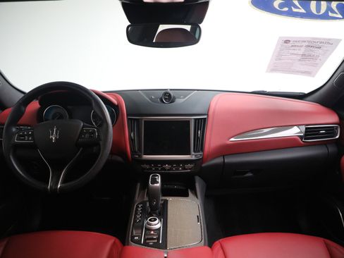 Certified 2023 Maserati Levante GT image 21