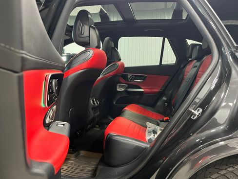 Used 2023 Mercedes-Benz GLC 300 4MATIC image 11