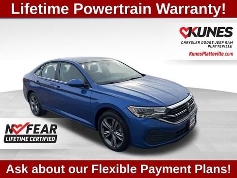 Used 2024 Volkswagen Jetta SE w/ Panoramic Sunroof Package image 3