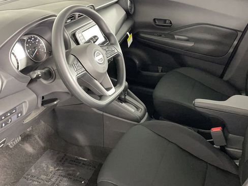 New 2025 Nissan Kicks Play S image 11