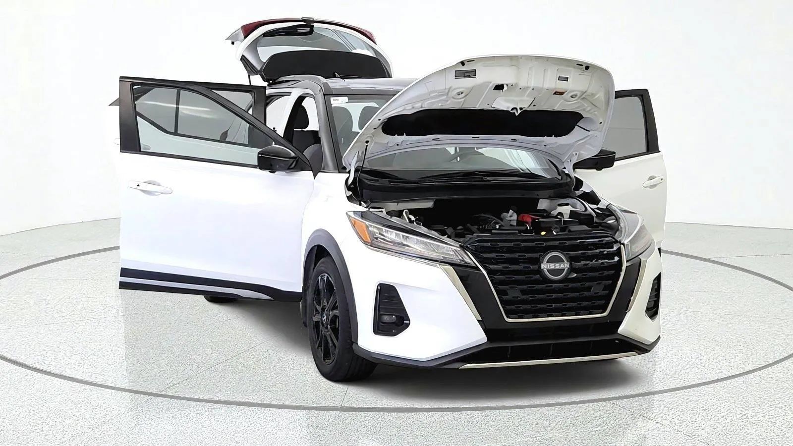 Used 2024 Nissan Kicks SR w/ SR Premium Package FWD image 12
