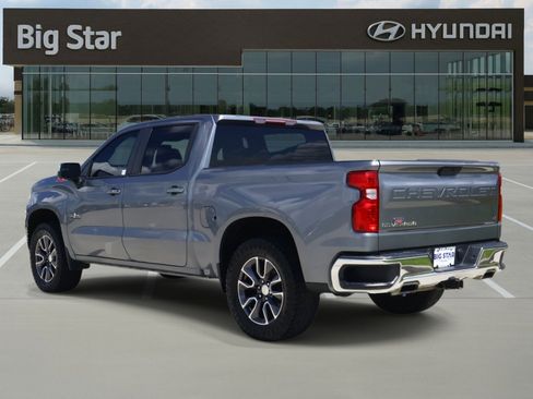 Used 2021 Chevrolet Silverado 1500 LT AWD/4WD image 3
