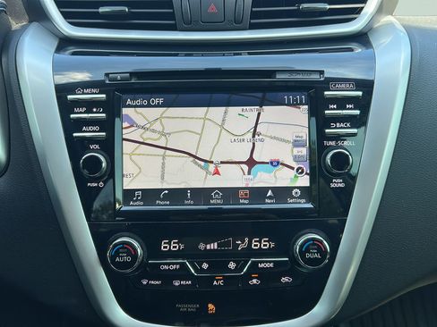 Used 2016 Nissan Murano Platinum w/ Platinum Technology Package FWD image 21