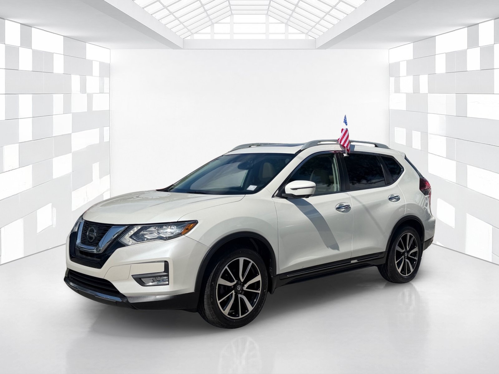 Used 2019 Nissan Rogue SL w/ Premium Package FWD image 3