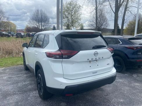 Used 2025 Nissan Rogue SV AWD/4WD image 4