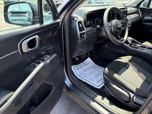 Used 2022 Kia Sorento LX AWD/4WD image 19