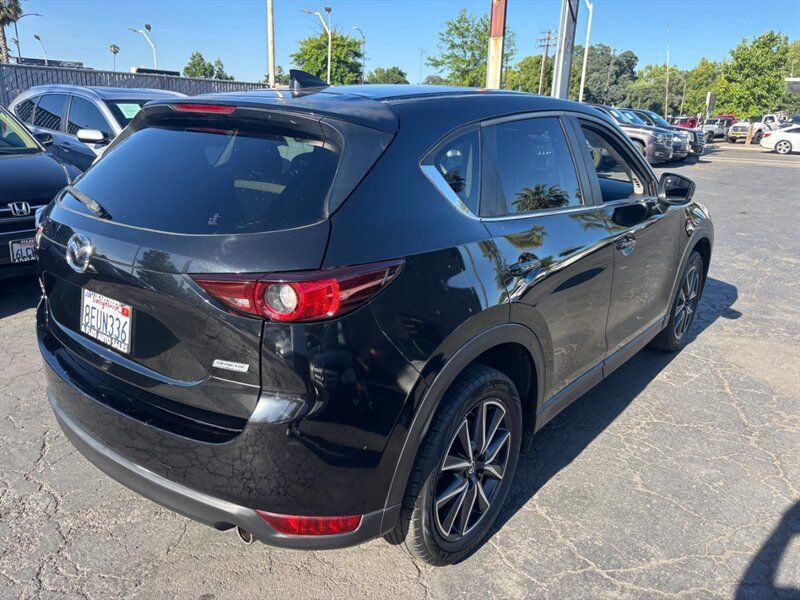 Used 2018 MAZDA CX-5 Touring w/ Preferred Equipment Package AWD/4WD image 4