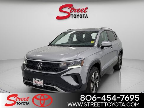 Used 2024 Volkswagen Taos SE w/ Panoramic Sunroof Package AWD/4WD image 1
