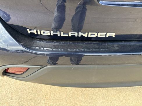 Used 2023 Toyota Highlander L FWD image 23