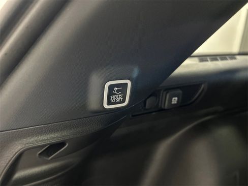 New 2025 Jeep Grand Cherokee Limited w/ Luxury Tech Group II image 33