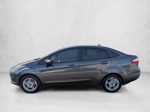 Used 2018 Ford Fiesta SE image 9