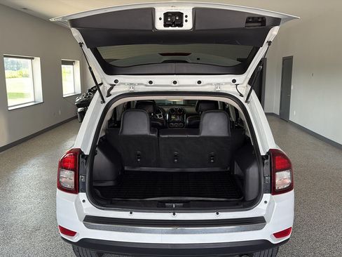 Used 2016 Jeep Compass High Altitude AWD/4WD image 9