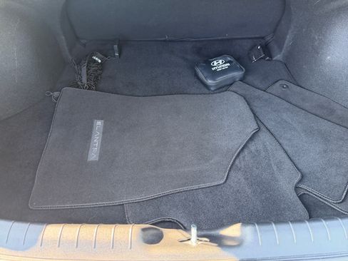 Used 2023 Hyundai Elantra SEL w/ Cargo Package FWD image 7