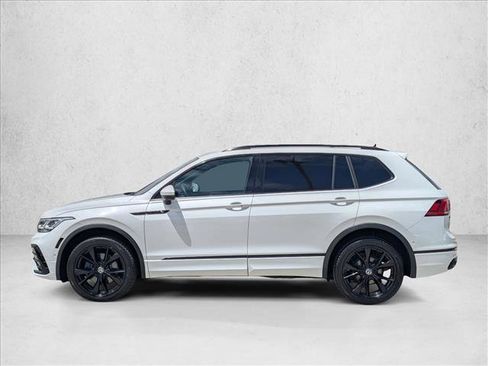 Used 2024 Volkswagen Tiguan SEL R-Line AWD/4WD image 9