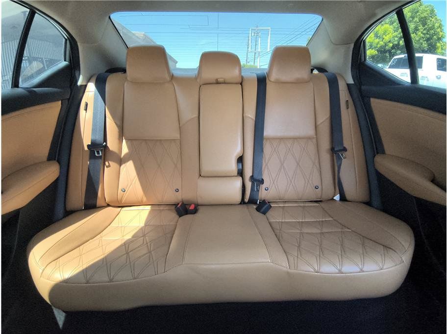 Used 2021 Nissan Sentra SV w/ SV Premium Package FWD image 8