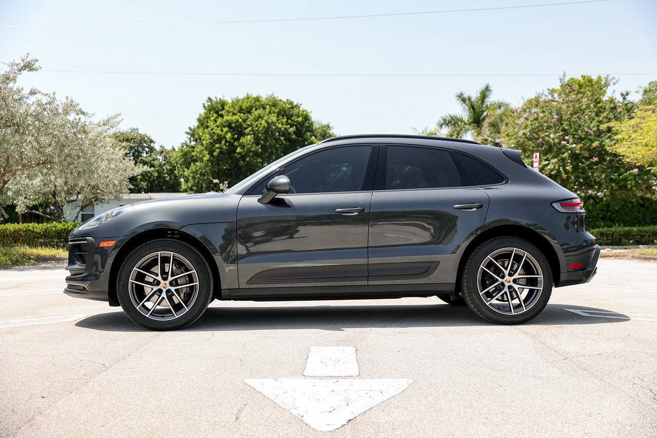 Used 2022 Porsche Macan AWD/4WD image 5