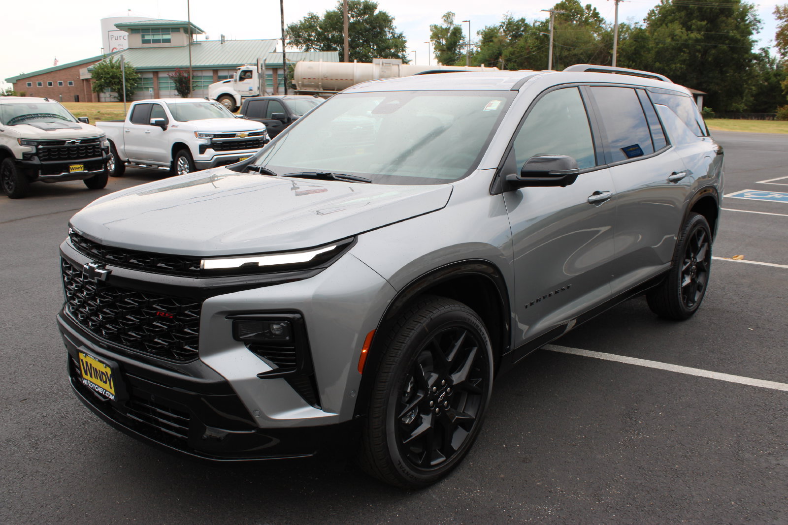 New 2026 Chevrolet Traverse RS w/ LPO, Floor Liner Package FWD image 4