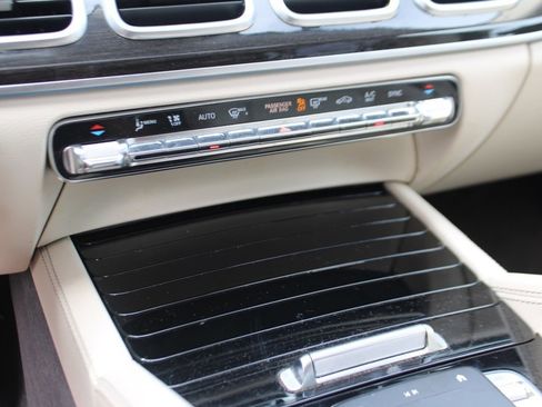 Certified 2020 Mercedes-Benz GLS 450 4MATIC image 21