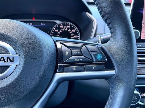 Used 2020 Nissan Altima 2.5 SL FWD image 11