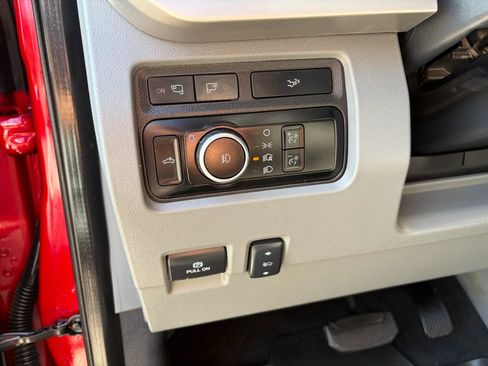 Used 2023 Ford F350 XLT w/ XLT Premium Package AWD/4WD image 13