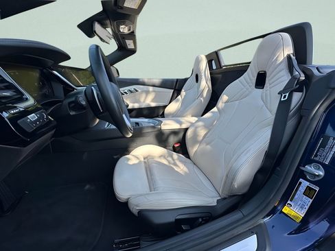 Used 2021 BMW Z4 sDrive30i w/ Convenience Package RWD image 12