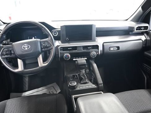 Used 2025 Toyota 4Runner SR5 AWD/4WD image 14