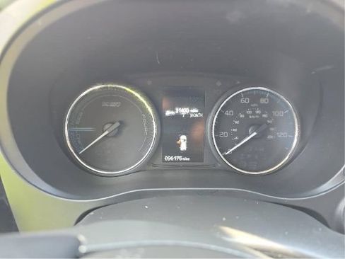 Used 2018 Mitsubishi Outlander SEL AWD/4WD image 6