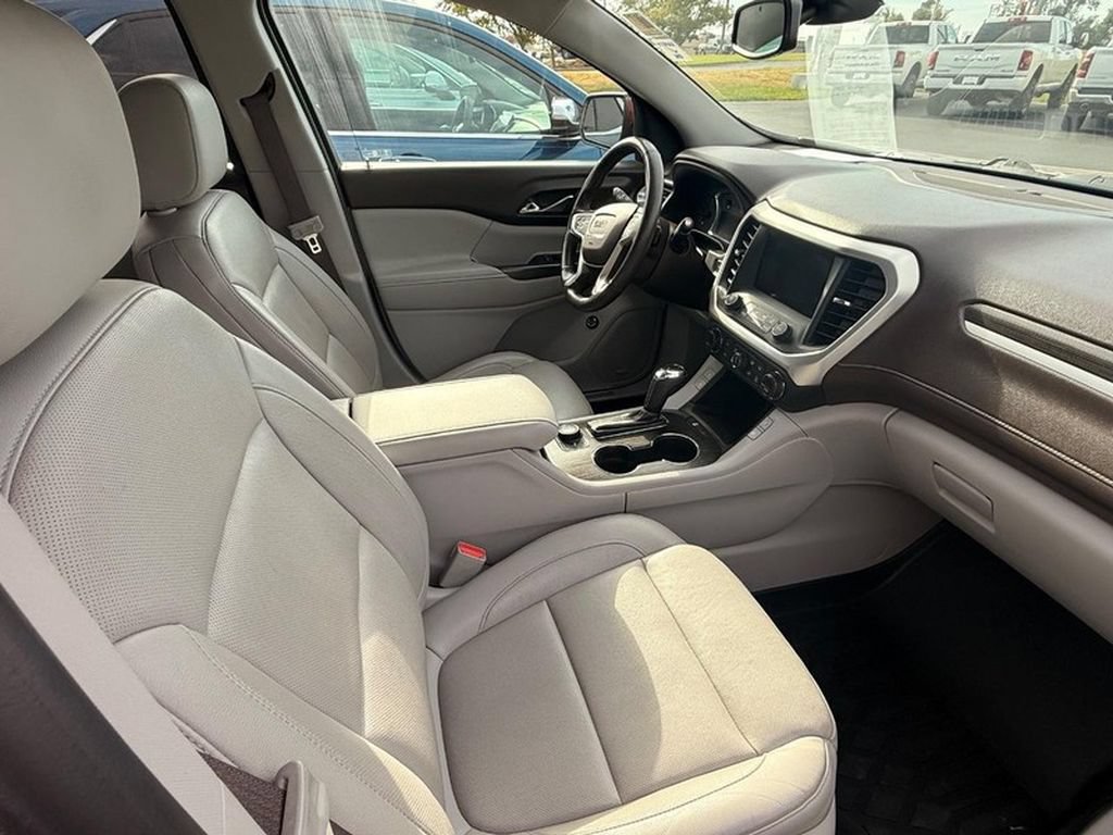 Used 2018 GMC Acadia SLT FWD image 9