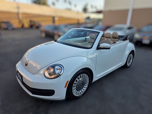 Used 2015 Volkswagen Beetle 1.8T FWD image 2