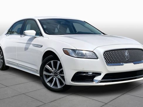 Used 2017 Lincoln Continental Premiere image 3