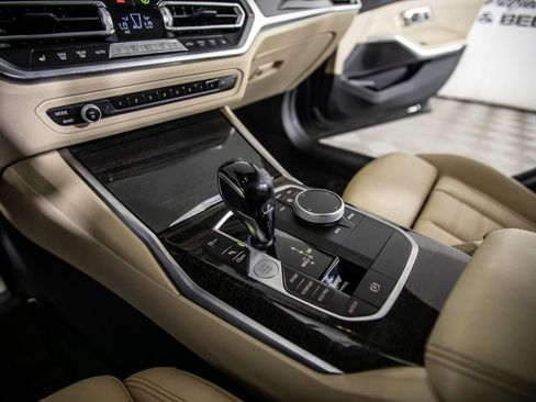 Used 2021 BMW 330i Sedan w/ M Sport Package image 33