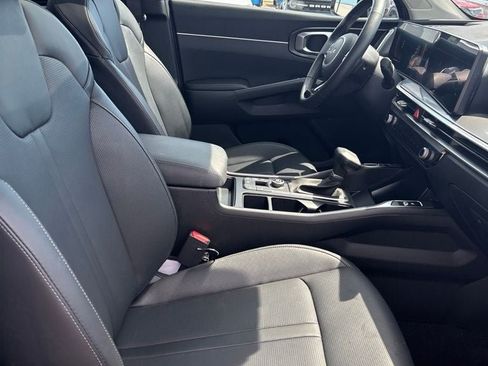 Used 2025 Kia Sorento S w/ Panoramic Sunroof Package FWD image 30