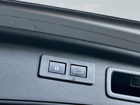 Used 2020 Subaru Forester Limited image 30