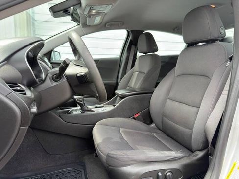 Used 2022 Chevrolet Malibu LT FWD image 9