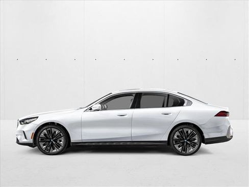 Used 2026 BMW 530i w/ Premium Package RWD image 3