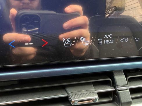 New 2026 Chevrolet Equinox EV LT image 52