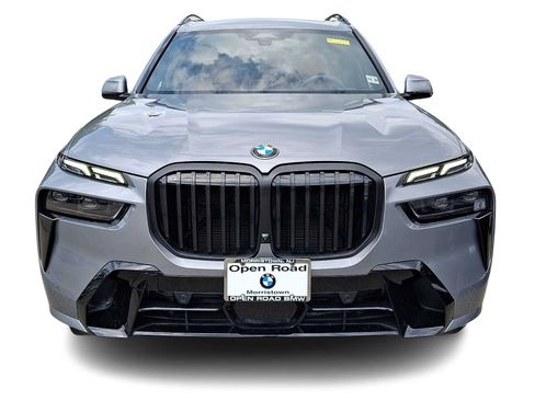 Used 2026 BMW X7 xDrive40i w/ M Sport Package AWD/4WD image 2