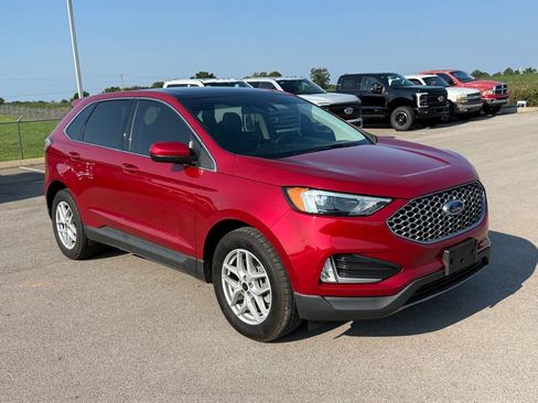 Used 2023 Ford Edge SEL w/ Convenience Package AWD/4WD image 2