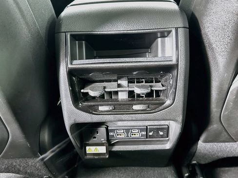 Used 2025 Jeep Grand Cherokee Limited AWD/4WD image 22